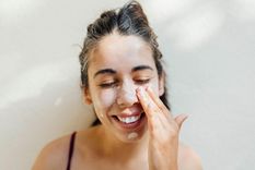 la ciencia detras de las extranas rutinas de cuidado de la piel virales en redes