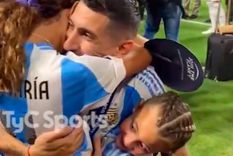 Di María se reencontró con sus hijas, Mía y Pía, tras alzar por segunda vez la Copa América y retirarse de la Selección argentina. Foto: captura TyC Sports
