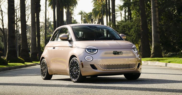 El nuevo Fiat 500 suma dos inéditas versiones Foto: Stellantis