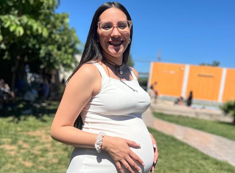 Iara Salinas esperando a Juana.