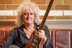 el insolito accidente que mando al guitarrista de queen al hospital el insolito accidente que mando al guitarrista de queen al hospital