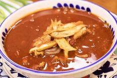 Admira este delicioso caldo, que podrás preparar fácilmente ¡nos encanta!