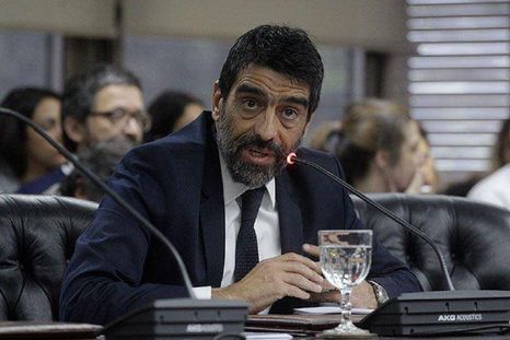 Rodolfo Tailhade apuntó contra la esposa de Manuel Adorni en el Congreso. Foto: Télam Rodolfo Tailhade apuntó contra la esposa de Manuel Adorni en el Congreso. Foto: Télam