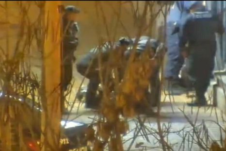 El momento de la detención de los rompevidrieras en Godoy Cruz. El momento de la detención de los rompevidrieras en Godoy Cruz.