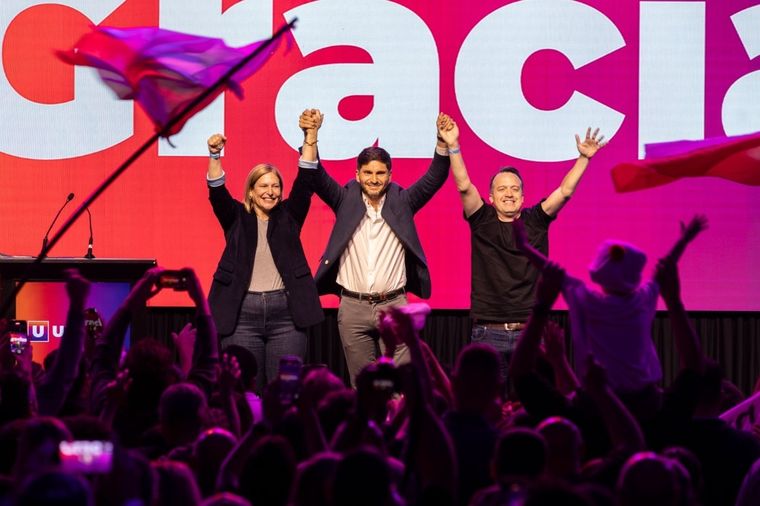 El oficialismo celebró tras conocerse los resultados electorales. Foto: Cuenta de X @GiScagli