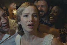 Jennifer Lawrence se luce en esta película de Darren Aronofsky. Foto: IMDB.