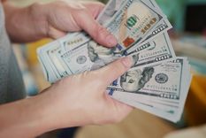 El Gobierno deja sin efecto la política de tipo de cambio oficial fijo luego de tres meses. Foto: Shutterstock