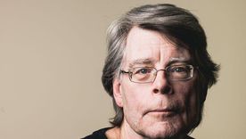 Stephen King, novelista, guionista, columnista, productor y director estadounidense, ha escrito más de 70 libros.