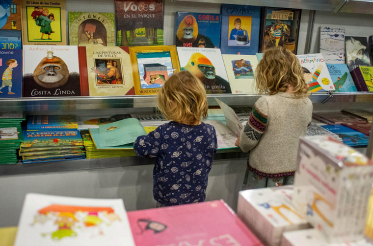 La entrada a la Feria del Libro Infantil y Juvenil es libre y gratuita. La entrada a la Feria del Libro Infantil y Juvenil es libre y gratuita.