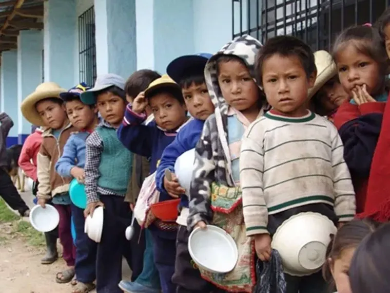 En Argentina, el 74,8% de los niños pertenecientes al quintil de menores ingresos asiste al nivel inicial, frente al 89,8% de los que integran el quintil más alto. En Argentina, el 74,8% de los niños pertenecientes al quintil de menores ingresos asiste al nivel inicial, frente al 89,8% de los que integran el quintil más alto.