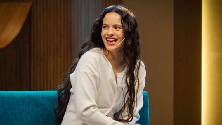 No te pierdas las fotos de sus looks.