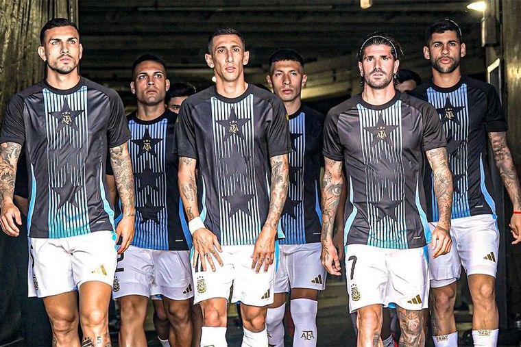 ¡Elegí el jugador más fashionista de este duelo de estilos? Foto: @leoparedes20