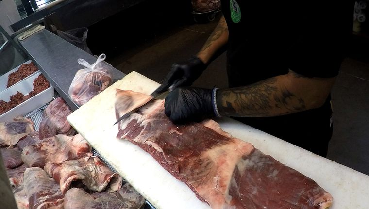 La cuenta de las compras del asado en Olivos se repartió entre los comensales Foto: ALF PONCE MERCADO / MDZ