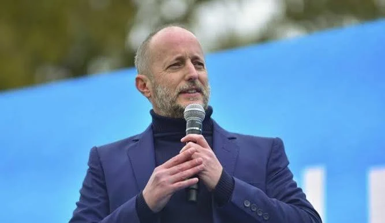 Los dólares de Insaurralde son mucho más que eso y describe cuánto manejan quienes están en el poder.