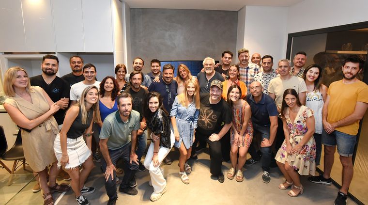 El equipo de MDZ Radio en el lanzamiento de la programación 2023. Foto: Maximiliano Ríos/MDZ