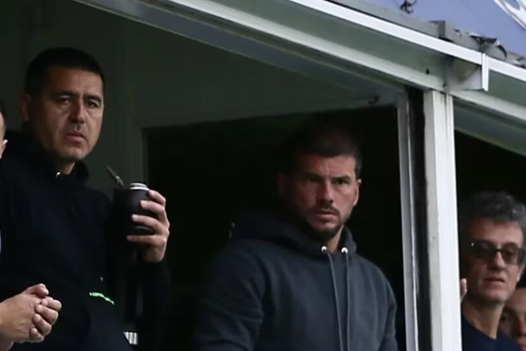 Riquelme y el Consejo de Fútbol se mantienen en su postura: no seguirá Herrón como DT de la Primera de Boca