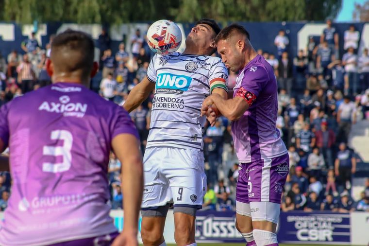 Independiente Rivadavia y Villa Dálmine no se sacaron ventajas.