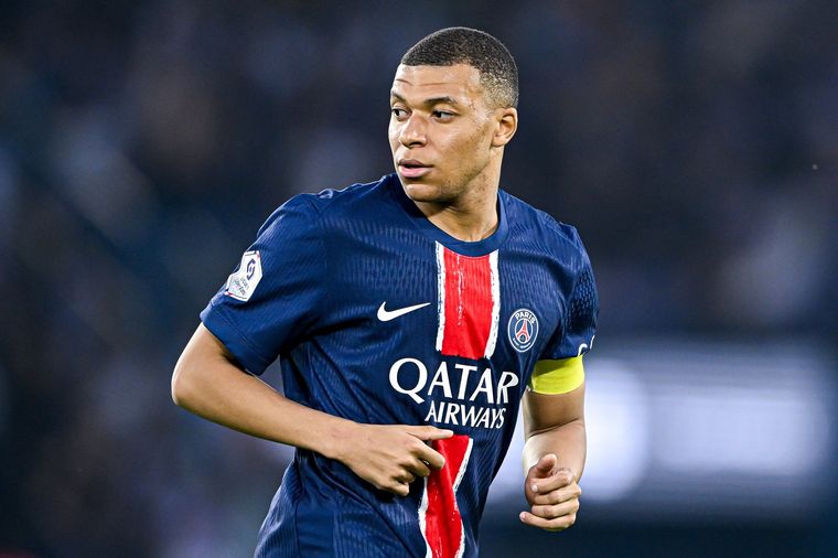 Kylian Mbappé ganó un juicio laboral contra el PSG por atrasos salariales. Kylian Mbappé ganó un juicio laboral contra el PSG por atrasos salariales. 