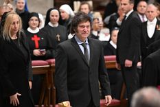Javier Milei, emocionado junto a su hermana durante la visita a Francisco Foto: EFE Javier Milei, emocionado junto a su hermana durante la visita a Francisco Foto: EFE