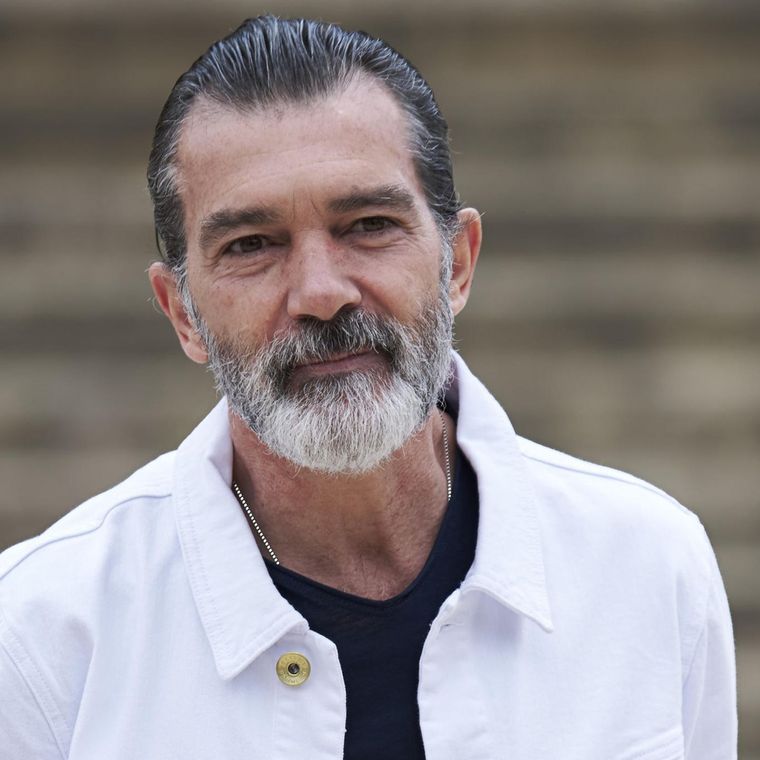 Foto: https://www.stern.de/lifestyle/leute/antonio-banderas-hatte-einen-herzinfarkt---hatte-viel-glueck--7384740.html