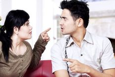 5 consejos para hablar con alguien que cree en teorías conspirativas sin arruinar la fiesta de Navidad