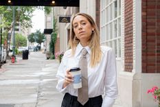Sofi Martínez concentrada en su labor periodística, en medio de los rumores de romance.