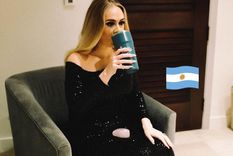 Adele una fan más La artista británica alegre por Argentina. Foto: Fuente: Imagen /@adele