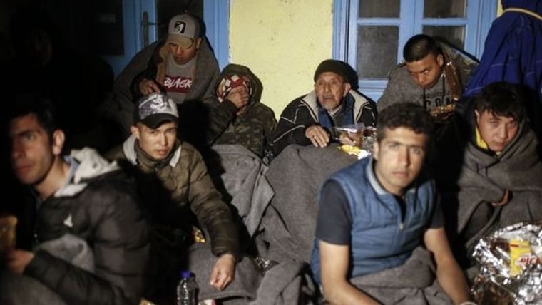 La nueva ola de migrantes surgió luego de que el presidente de Turquía afirmara que su país estaba abriendo las puertas para que los refugiados ingresen a Europa.