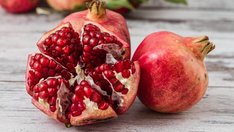 Granada, una fruta poderosa. Granada, una fruta poderosa.