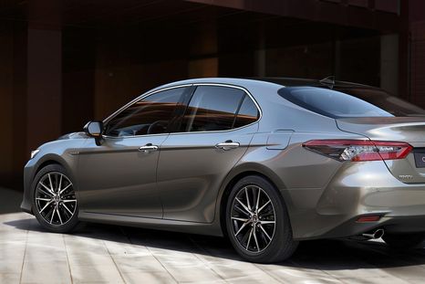 Toyota ya vende el Camry Hybrid en Argentina