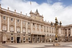 Palacio real de España Foto: Imagen de bearfotos en Freepik