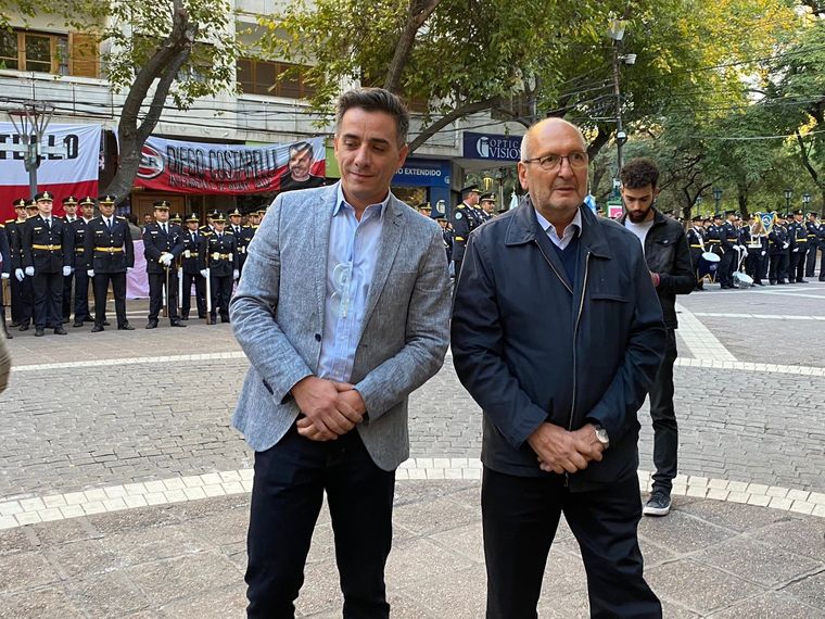 Iglesias y Calvente, el intendente actual y el futuro jefe comunal Foto: X @marcoscalvente