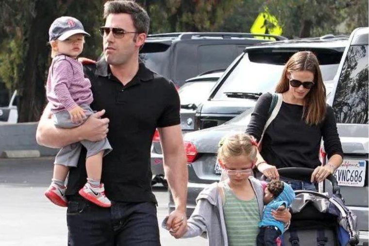 BEN AFFLECK Y JENNIFER GARNER ERAN UNO DE LOS MATRIMONIOS MÁS SÓLIDOS DE HOLLYWOOD. JUNTOS TUVIERON TRES HIJOS.