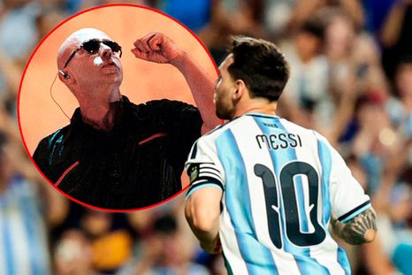 Messi le rindió un pequeño pero sentido homenaje al Indio Solari. Messi le rindió un pequeño pero sentido homenaje al Indio Solari.