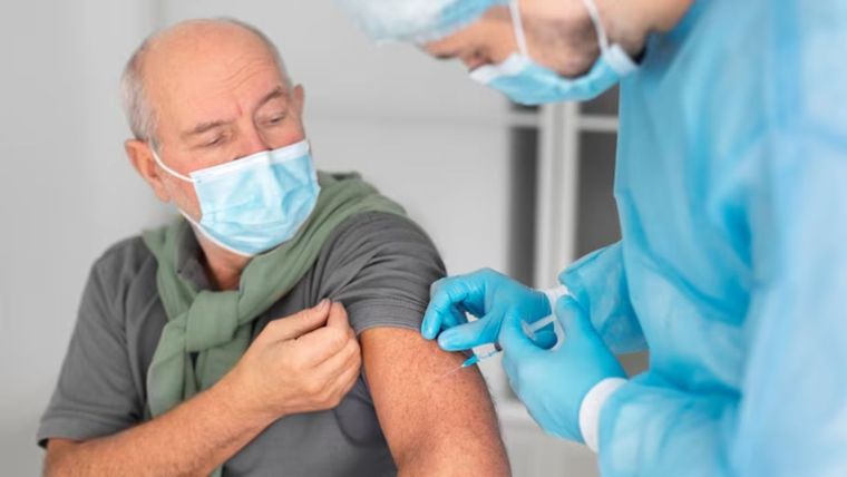 PAMI inició la campaña de Vacunación Antigripal 2024 Foto: Freepik