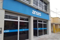dieron una importante aclaracion sobre la compra de dolares con el bono de 10.000 pesos de anses