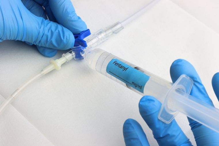 Según señala la resolución, en el país existe la capacidad de producción y fabricación lícita de fentanilo con componentes farmacéuticos de exclusivo uso médico. Foto: Shutterstock
