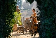 El decamerón mezcla humor, drama y contexto histórico en Netflix.