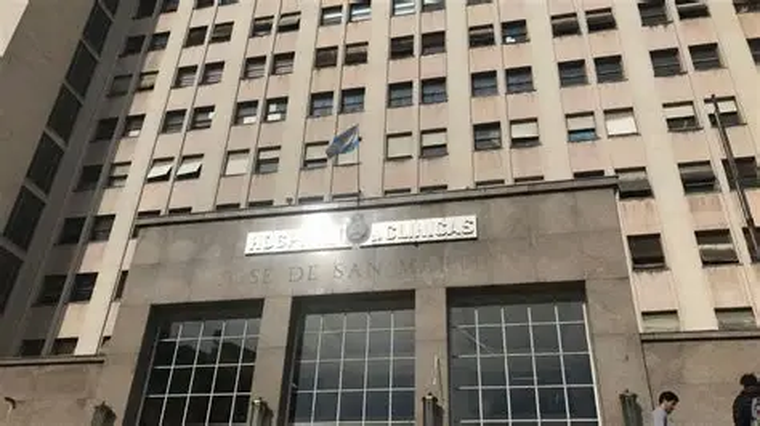 La medicina argentina soportó crisis económicas, soportó conflictos académico.