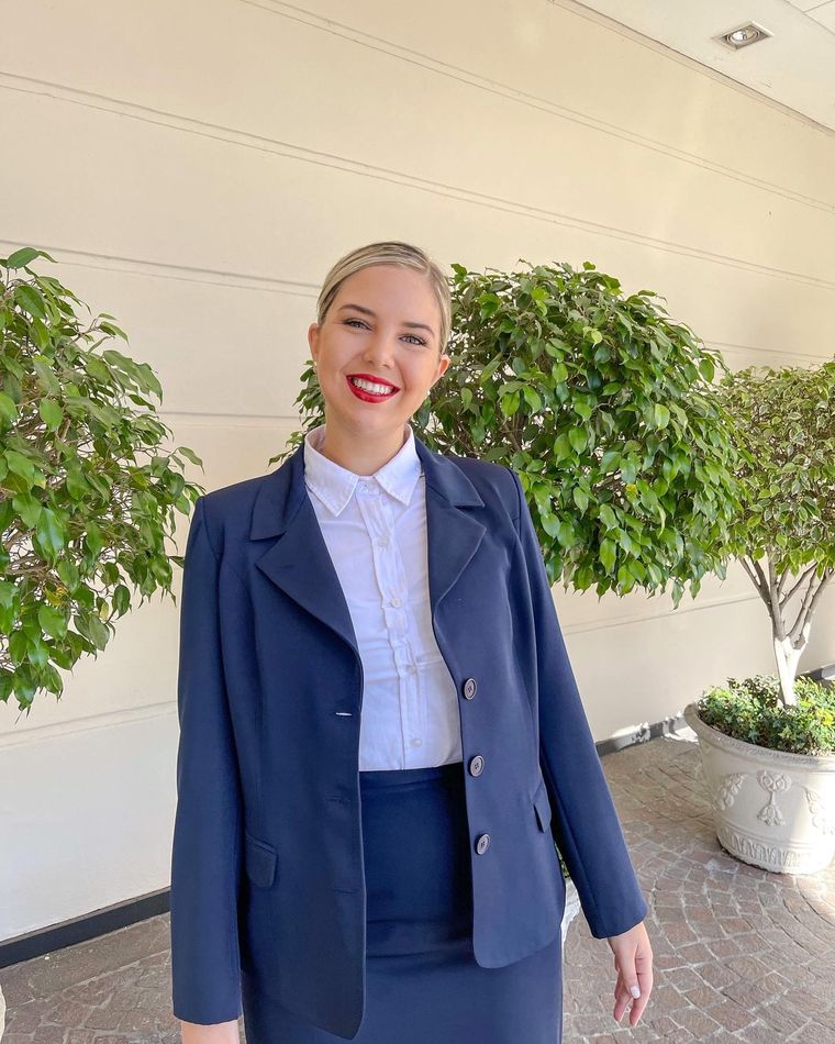 Josefina terminó el curso de tripulante de cabina y se postuló en una aerolínea internacional Foto: Twitter de Josefina Macchi
