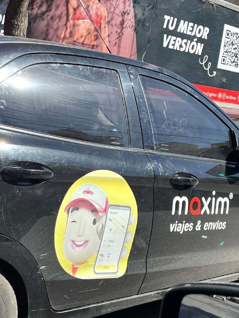 Vehículos ploteados realizaron viajes durante el fin de semana Foto: MDZ.