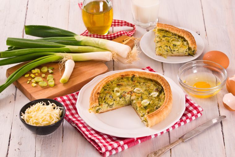 Es una de las recetas de tartas saladas más elegidas por quienes buscan una opción sin carne, pero llena de sabor. Es una de las recetas de tartas saladas más elegidas por quienes buscan una opción sin carne, pero llena de sabor.