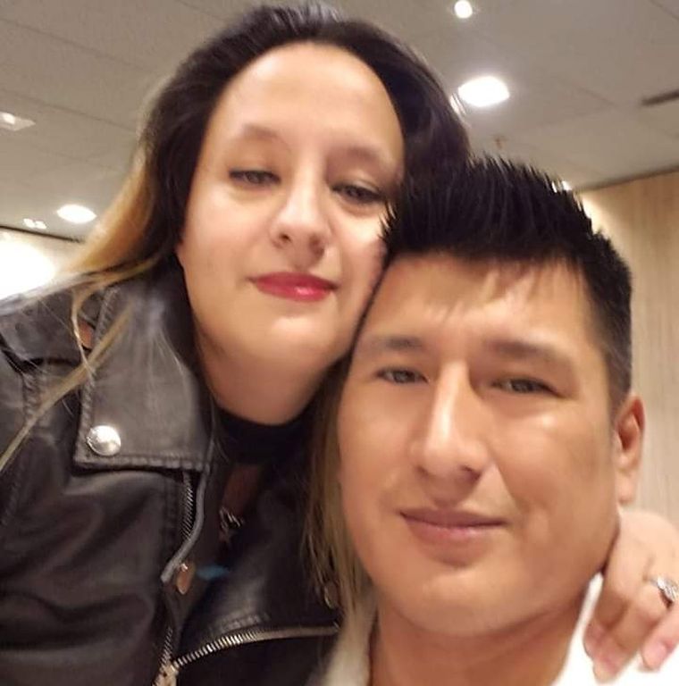 La envenenadora junto a su pareja Foto: Facebook Karen Oviedo