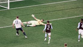El Dibu Martínez clasificó con Aston Villa a la final de la Europa League. El Dibu Martínez clasificó con Aston Villa a la final de la Europa League.