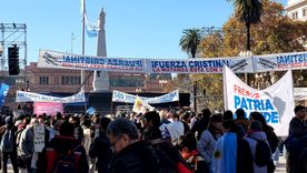 Cristina Fernández de Kirchner recibió el apoyo de cientos de miles de personas en Plaza de Mayo. Cristina Fernández de Kirchner recibió el apoyo de cientos de miles de personas en Plaza de Mayo.