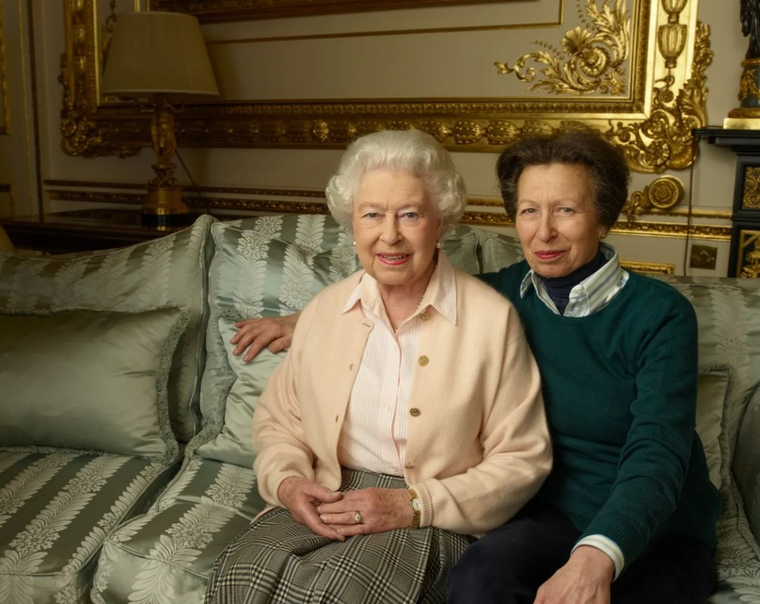 La reina Isabel II tenía una especial relación con su hija Ana. Foto: Instagram @theroyalfamily