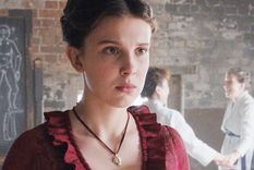 Foto: https://financerewind.com/entertainment/millie-bobby-brown-addresses-a-possible-sequel-for-enola-holmes/