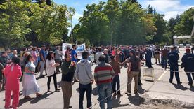 Denuncian un esquema de la industria del juicio tras el cambio de concesionario en el Centro Atómico Bariloche