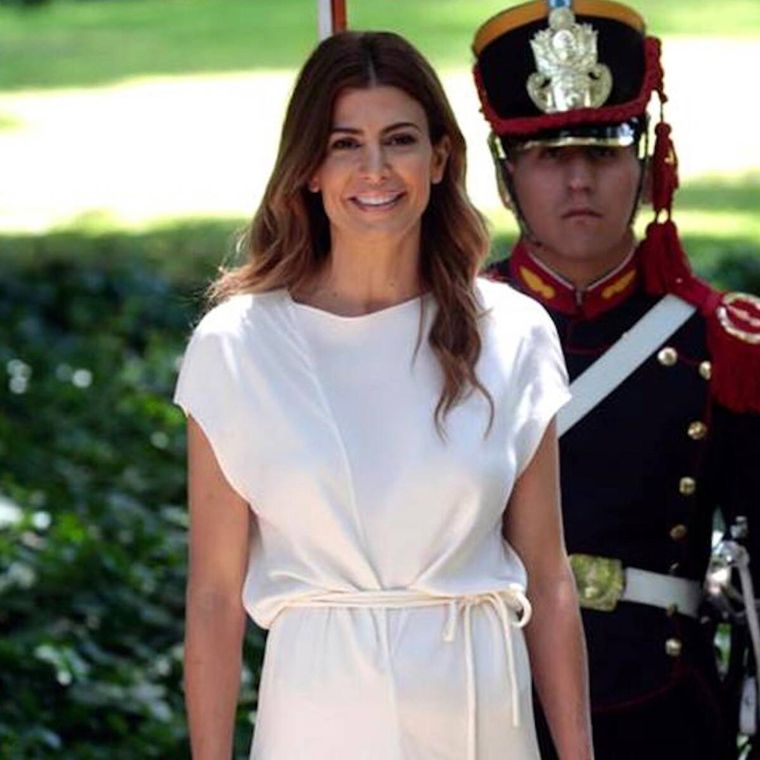 Juliana Awada tiene la terna indiscutida de jeans que no pueden faltarte Foto: E! Online