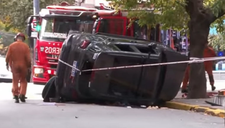El choque provocó el corte de la calle y reducción de tránsito en la avenida Foto: X